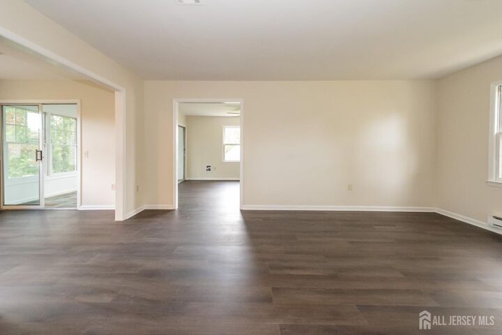 Property Photo:  456 Roxbury Lane O  NJ 08831 
