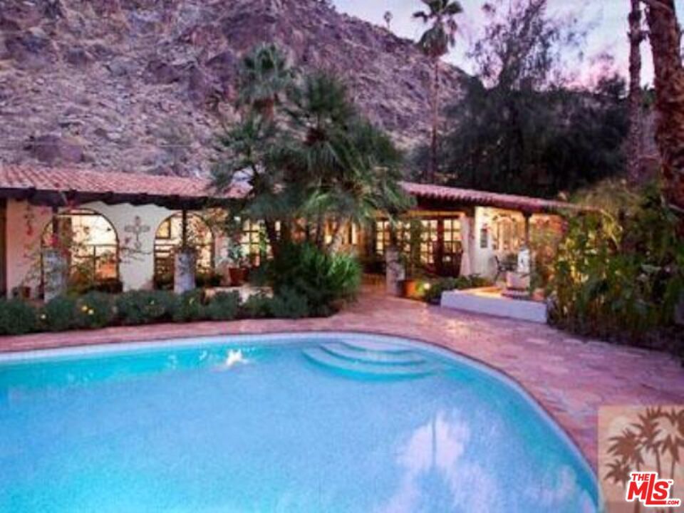Property Photo: 2390 S Araby Dr CA 92264