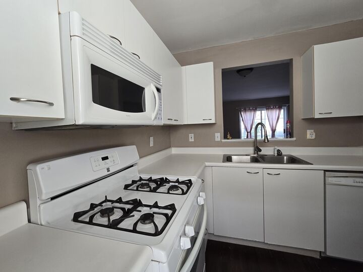 Property Photo:  5690 Kilbury Lane  OH 43026 