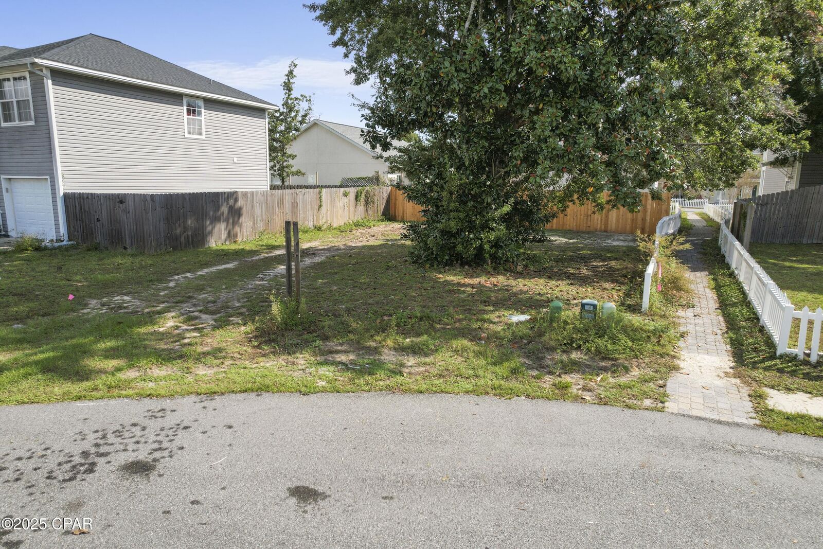 Property Photo:  2604 Willow Brook Drive  FL 32404 