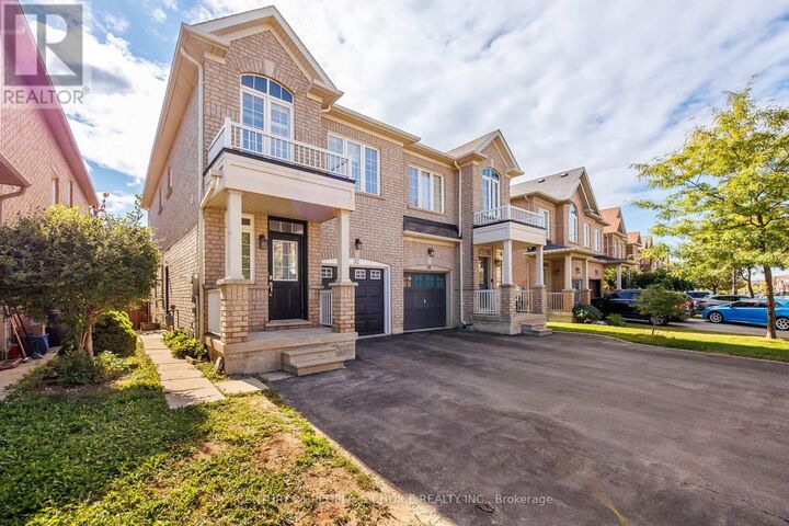 Property Photo: 32 Frenchpark Circle South ON L6X 0Y6