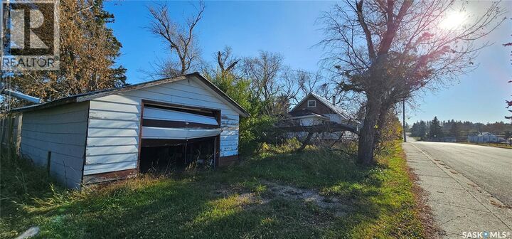 Property Photo: 102 3rd Avenue E SK S0A 1W0
