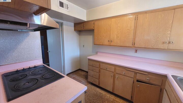 Property Photo:  3221 Llano St  CA 94403