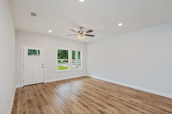 Property Photo: 587 Brock Avenue FL 32539