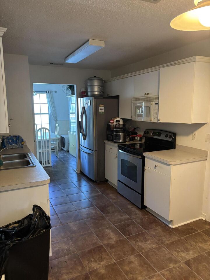 Property Photo: 109 Louise Drive FL 32536