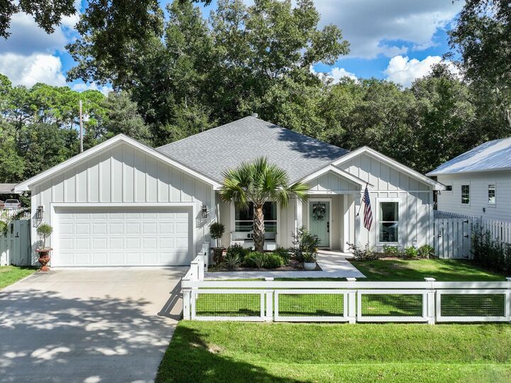 Property Photo: 179 Little Canal Drive FL 32459