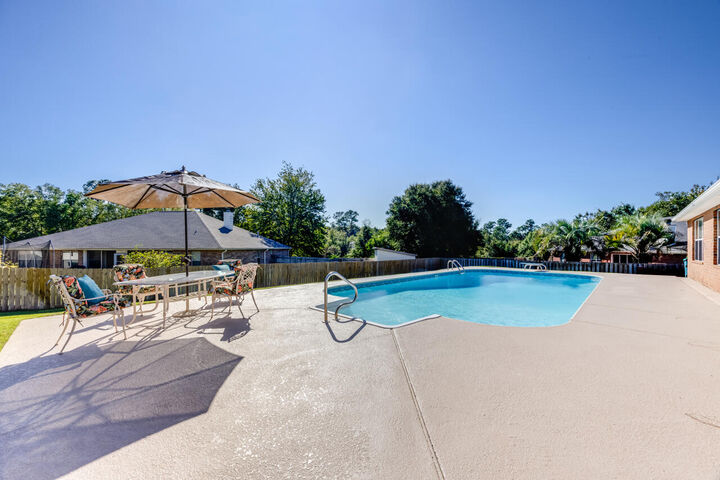 Property Photo: 2604 Pinto Lane FL 32536