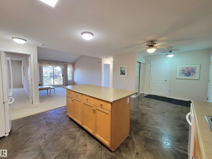 Property Photo: 8942 156 Street NW 402 AB T5R 5Z5