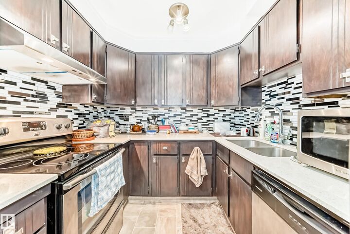 Property Photo: 10404 24 Avenue NW 310 AB T6J 4J7
