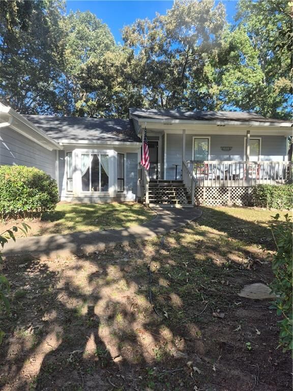 Property Photo: 4132 Summer Place GA 30039