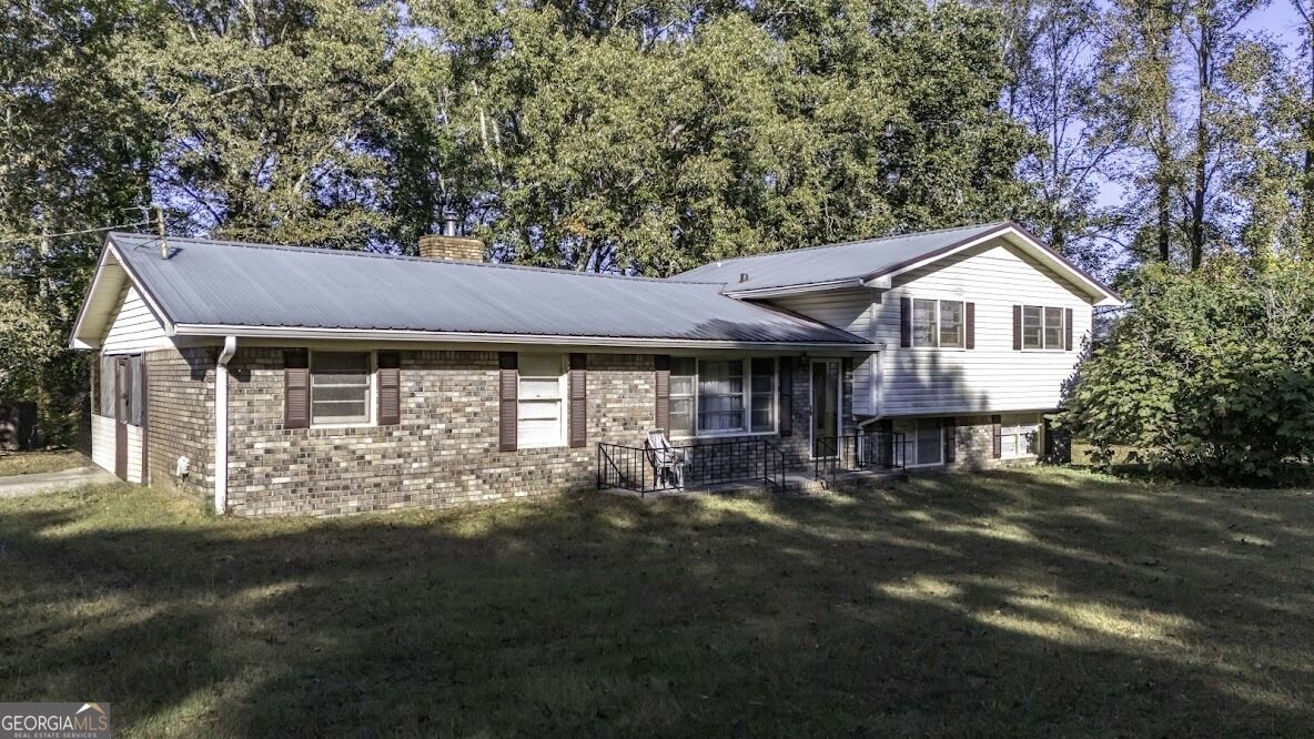 Property Photo: 998 Hamrick Road GA 30110