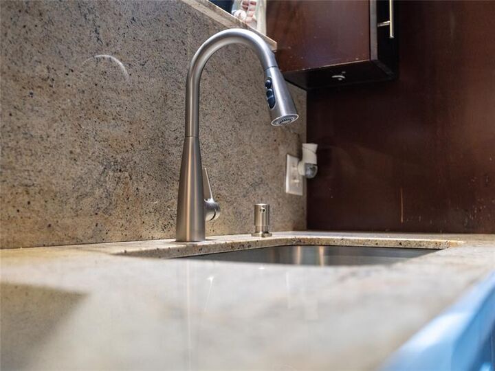 Property Photo: 2912 NE 27th St FL 33064