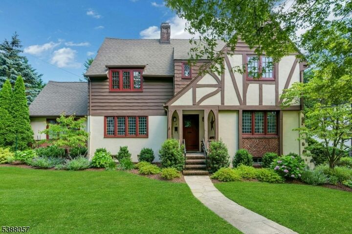 Property Photo: 19 Hawthorne Rd NJ 07078