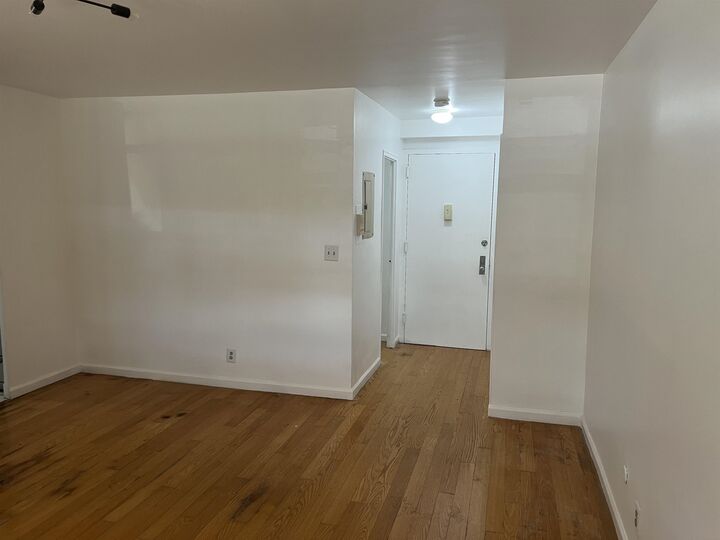 Property Photo:  1225 Kennedy Blvd 1H  NJ 07002