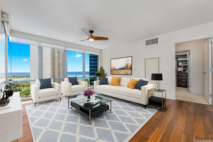 1189 Waimanu Street 1605  Honolulu HI 96814 photo