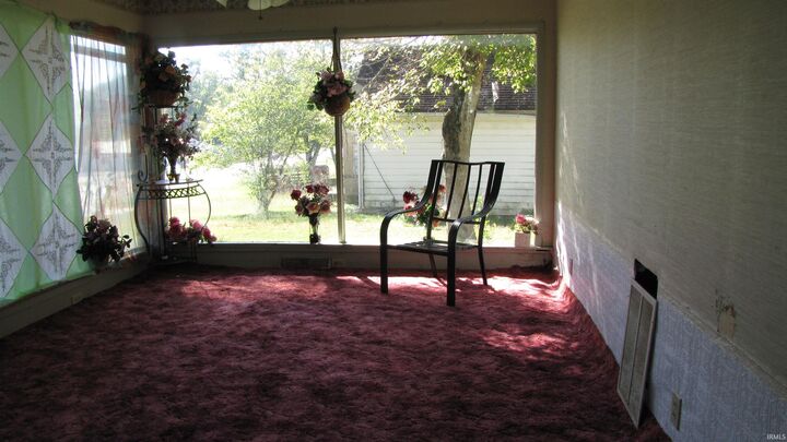 Property Photo: 1003 N Main Street IN 47598