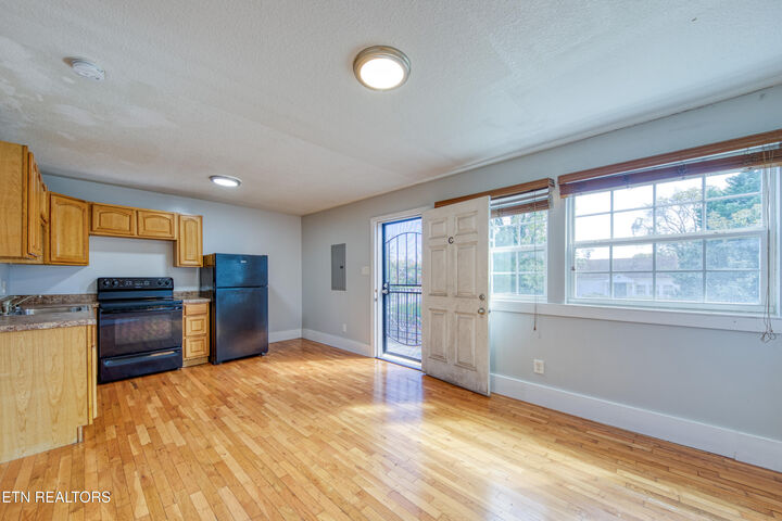 Property Photo: 2359 E 5th Avenue TN 37917
