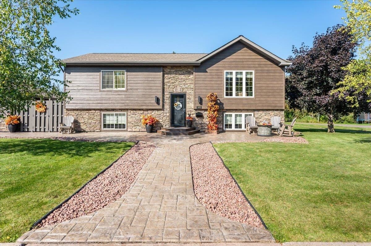 Property Photo: 1605 N 54th St WI 54880