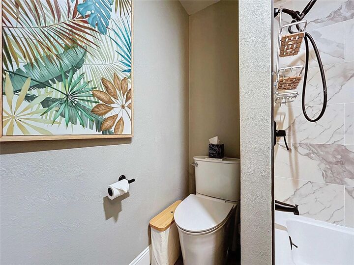 Property Photo:  1404 Big Oak Court  FL 33511
