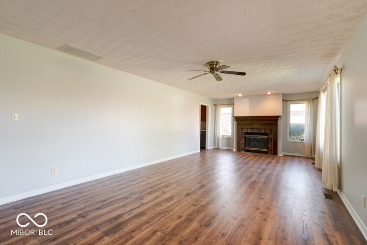 Property Photo: 1031 Woodridge IN 46112
