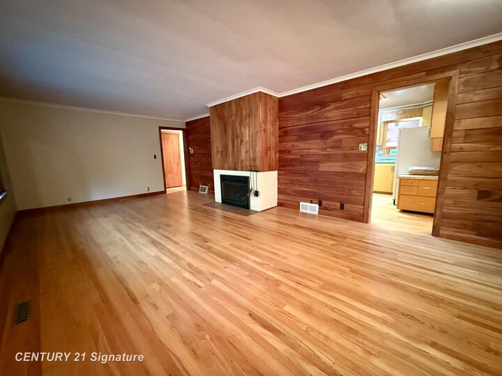 Property Photo:  2221 Pinehurst Court  MI 48640 