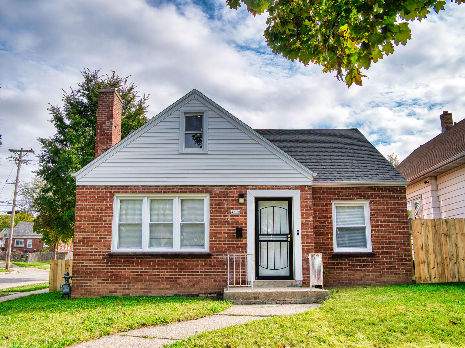 Property Photo: 4576 N 40th St WI 53209