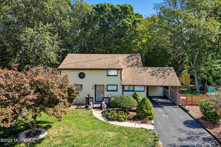 Property Photo:  12 Grove Lane  NJ 08857 
