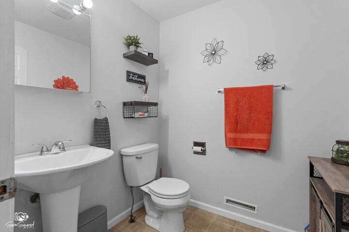 Property Photo: 999 W Cermak Road IL 60408