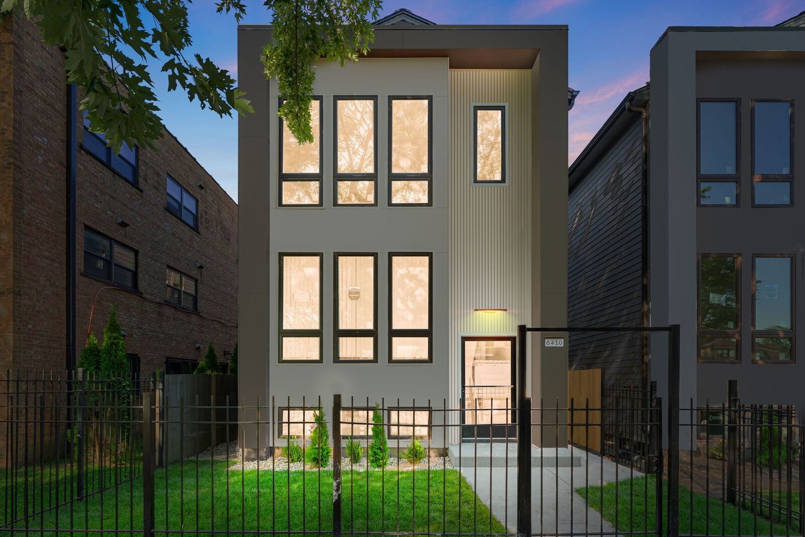 Property Photo: 6408 S Vernon Avenue 2 IL 60637