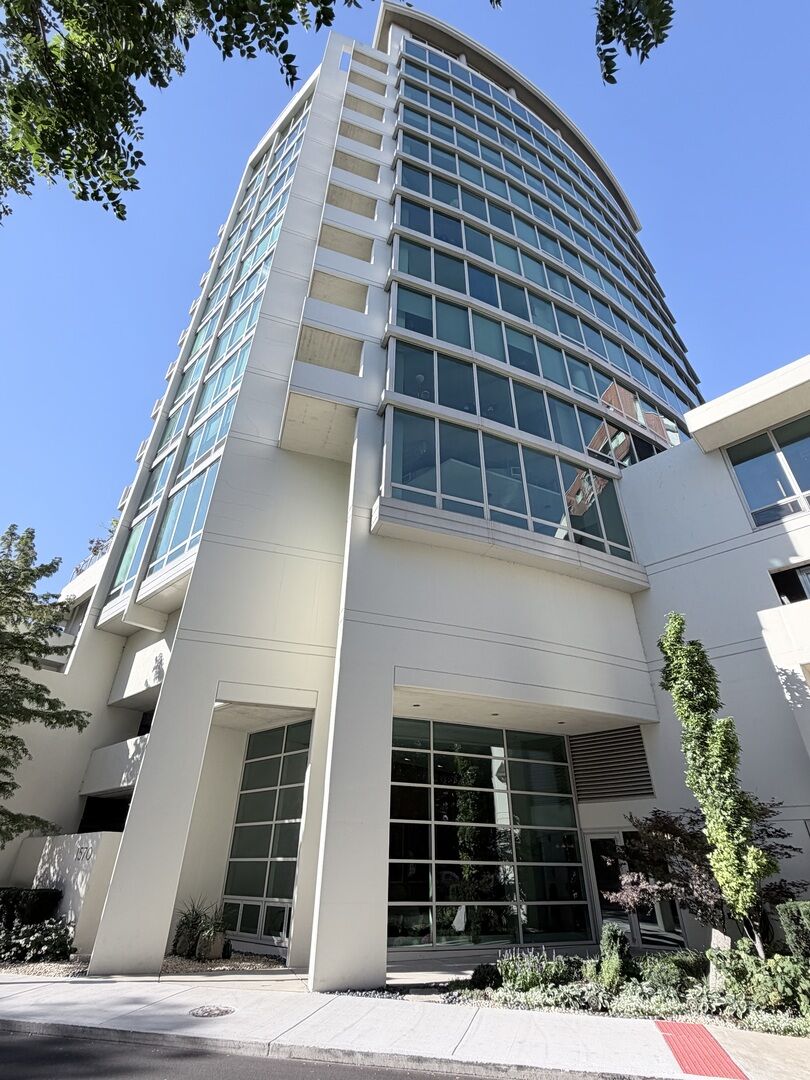 Property Photo:  1570 Elmwood Avenue 802  IL 60201