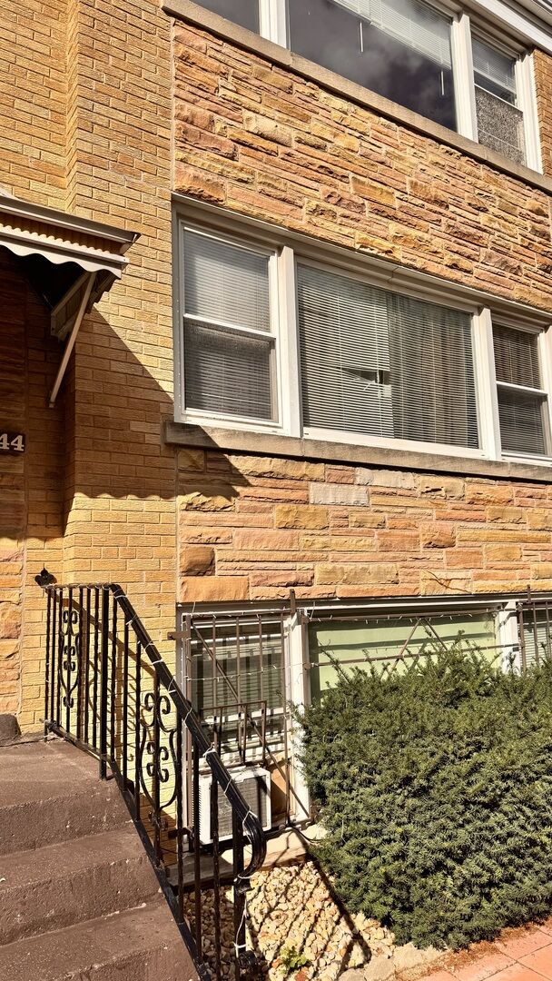 Property Photo:  5544 N Campbell Avenue 2  IL 60625 
