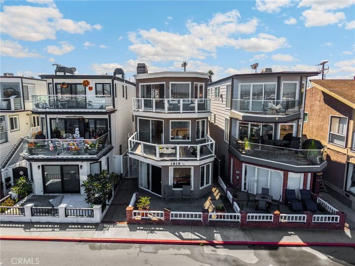 Property Photo: 1819 1/2 W Bay Avenue B CA 92663