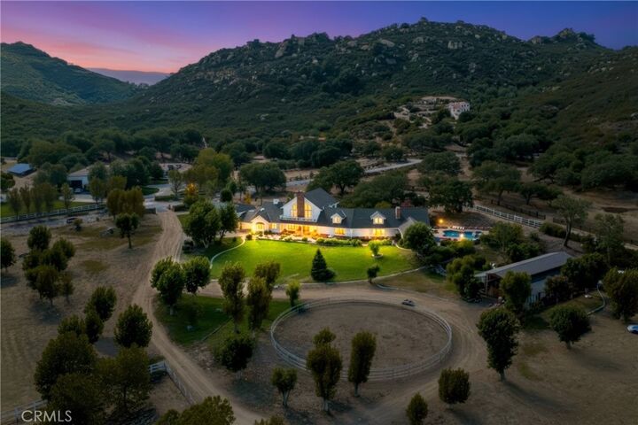 Property Photo: 42580 Avenida Escala CA 92562