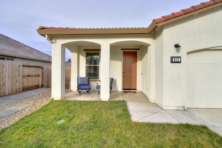 Property Photo:  613 Morning Glory Circle  CA 95640 