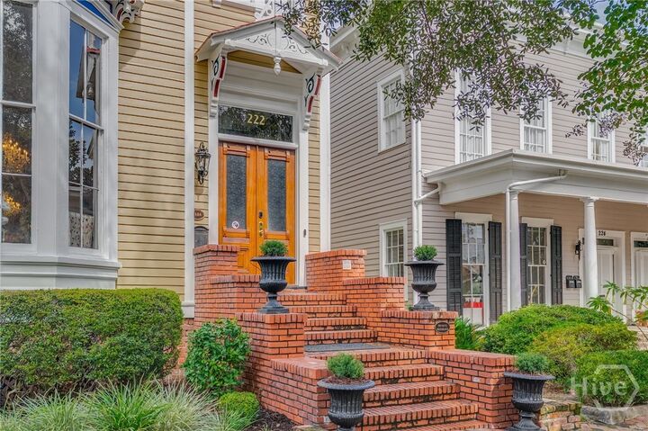 Property Photo: 222 E Gwinnett Street GA 31401
