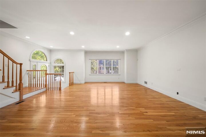 Property Photo:  139 Stonegate Trail  NJ 07626