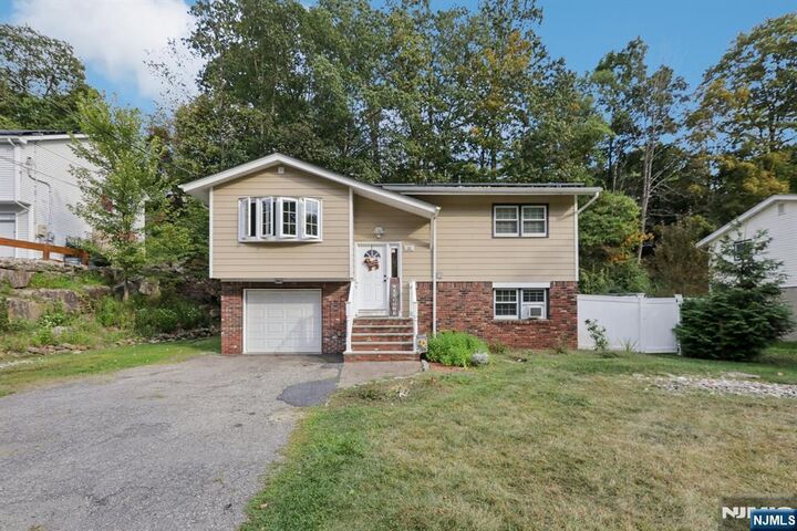 23 Fordham Trail  Hopatcong NJ 07843 photo