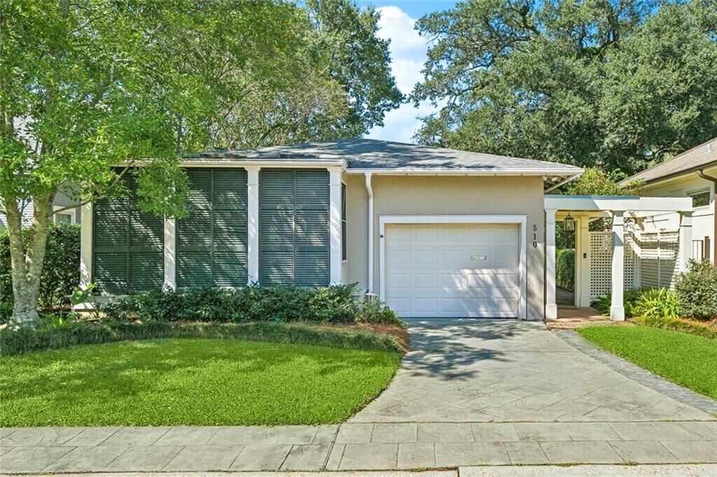 Property Photo: 510 Betz Place LA 70005