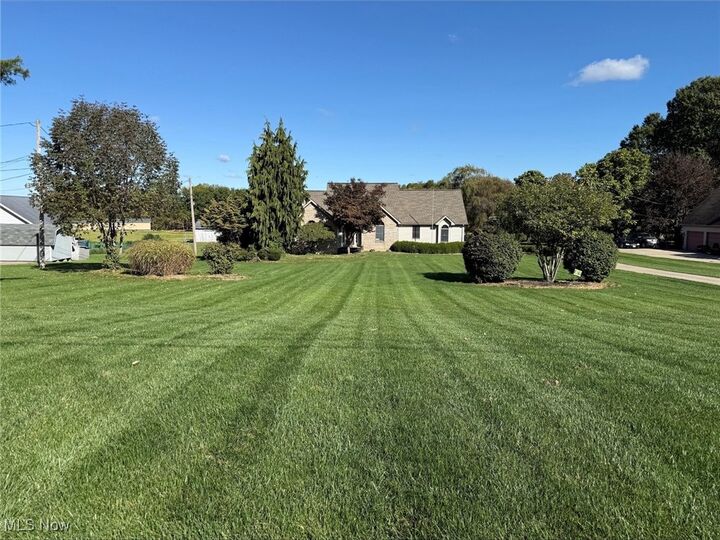 Property Photo: 5581 Struthers Road OH 44471