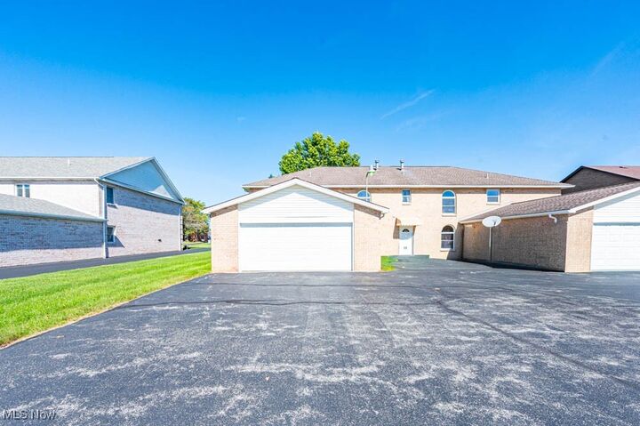 Property Photo: 829 Pearson Circle OH 44512