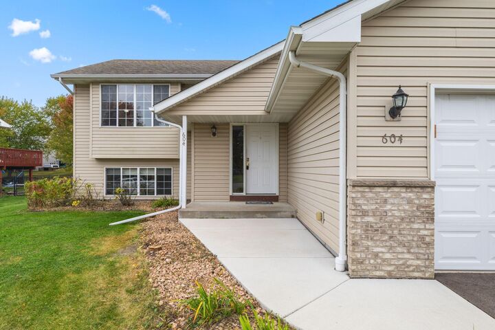 Property Photo: 604 Sunset Street MN 55313