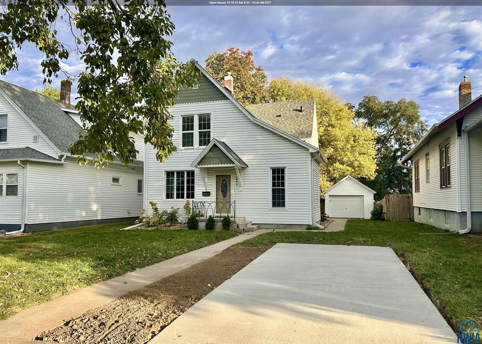 Property Photo: 4211 Orleans Avenue IA 51106