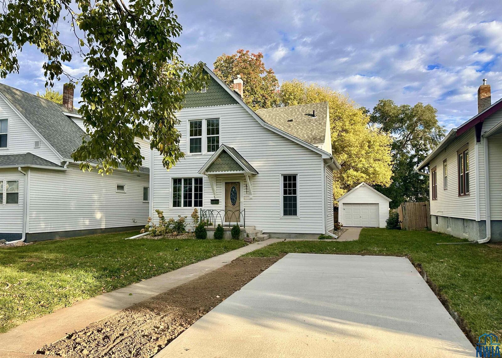Property Photo: 4211 Orleans Avenue IA 51106