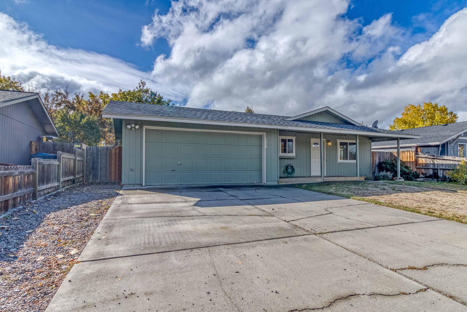 Property Photo: 3038 SW Pumice Avenue OR 97756