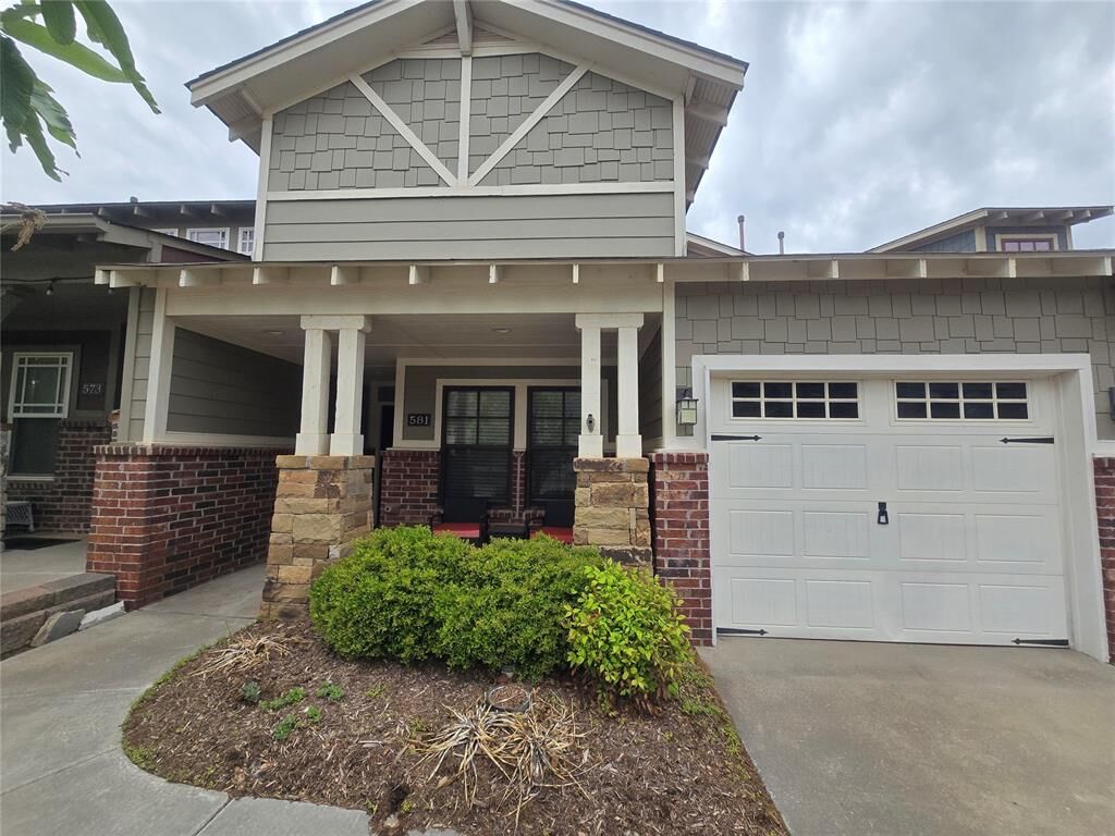 Property Photo: 581 Outer Banks Way OK 73034