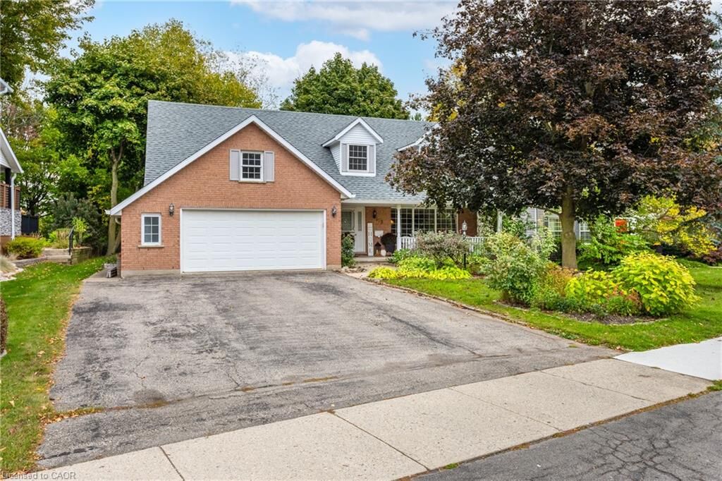 Property Photo: 553 Paradise Crescent ON N2T 2J8
