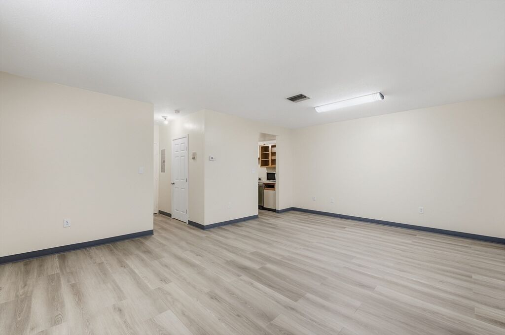 Property Photo:  195 Thorndike St 4  MA 01852 