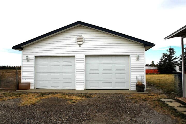 Property Photo: 24 Noblefern Way AB T0M 1X0