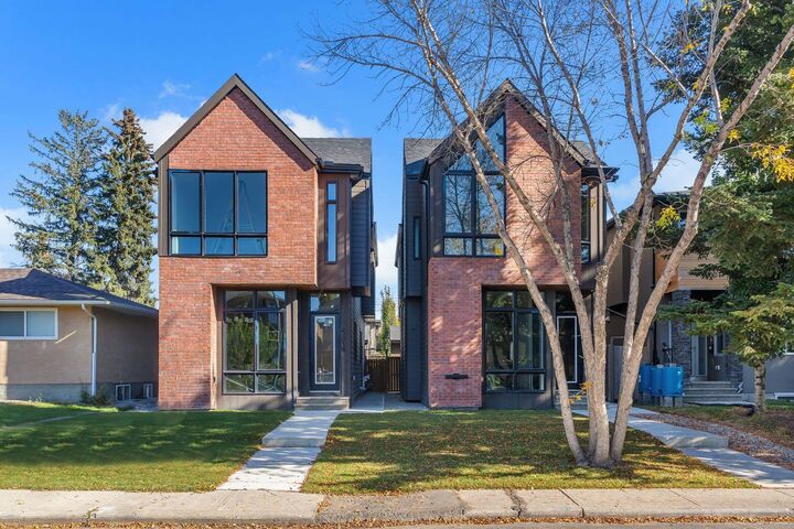 Property Photo:  5020 21A Street SW  AB T2T 5C3 