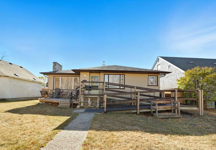 5117 47 Avenue  Ponoka AB T4J 1J4 photo